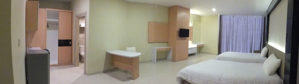 Studio Inn And Suites Semarang Bagian luar foto